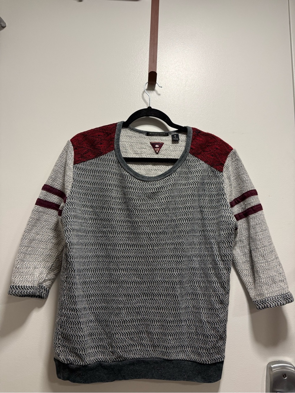 Scotch & Soda Gray Knit Top with Burgundy Geometric Patch